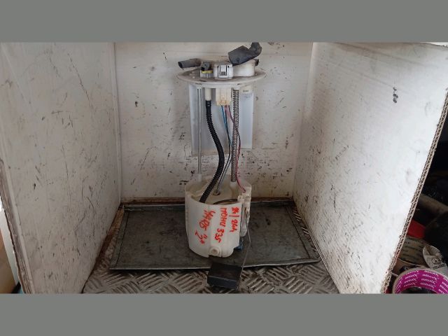 bontott TOYOTA YARIS Üzemanyag Szivattyú