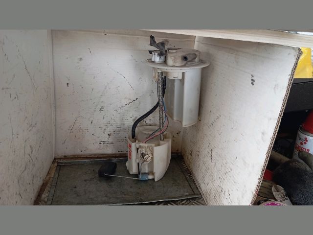 bontott TOYOTA YARIS Üzemanyag Szivattyú