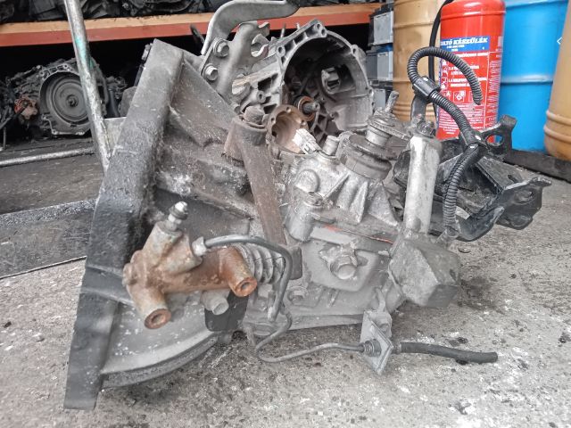 bontott TOYOTA YARIS Váltó (Mechanikus)