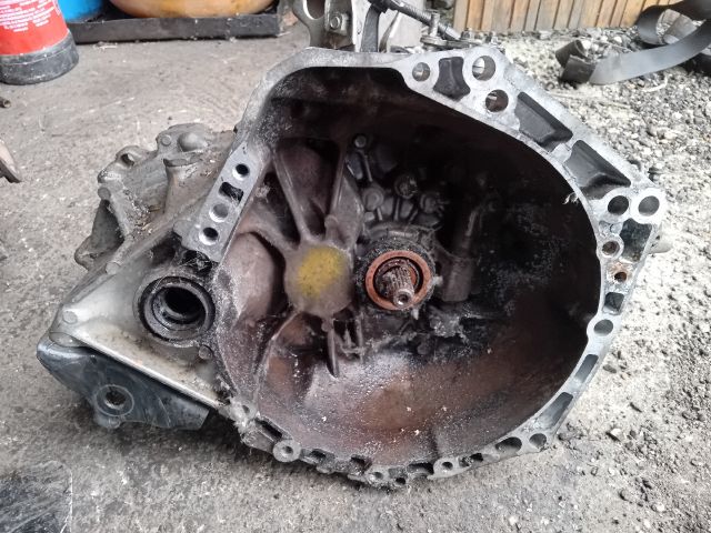 bontott TOYOTA YARIS Váltó (Mechanikus)