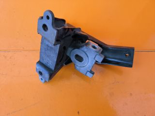 bontott TOYOTA YARIS Váltó Tartó Bak (Pozíciófüggetlen)