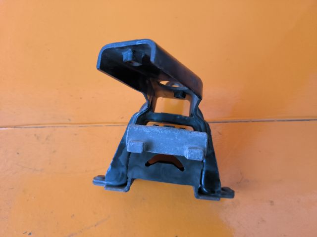 bontott TOYOTA YARIS Váltó Tartó Bak (Pozíciófüggetlen)