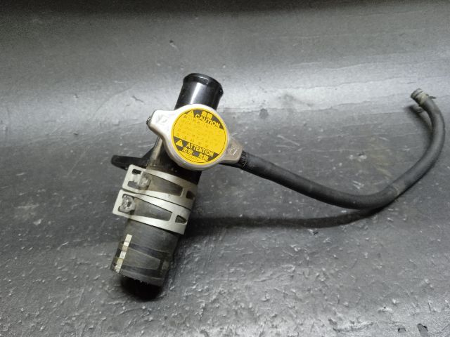 bontott TOYOTA YARIS Vízcső