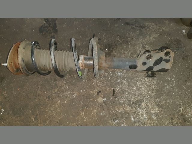 bontott TOYOTA YARIS Bal első Gólyaláb (Lengécsillapító, Rugó)