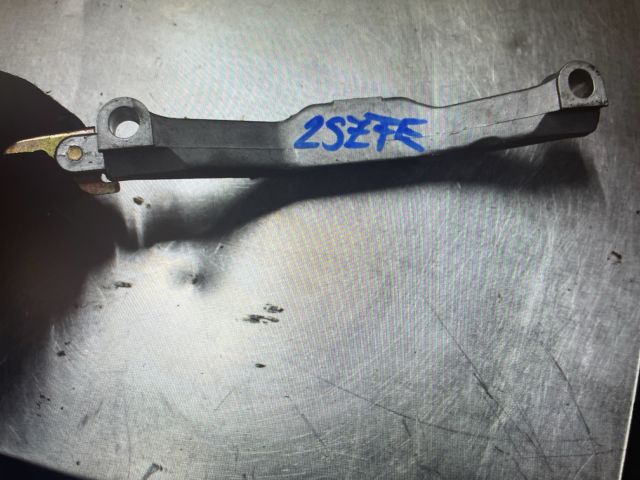 bontott TOYOTA YARIS Fojtószelep Tartó