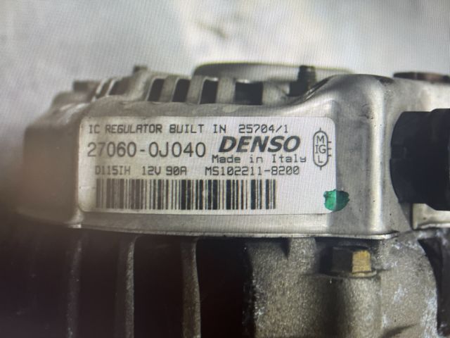 bontott TOYOTA YARIS Generátor