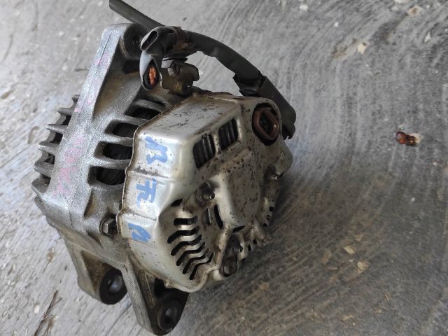 bontott TOYOTA YARIS Generátor