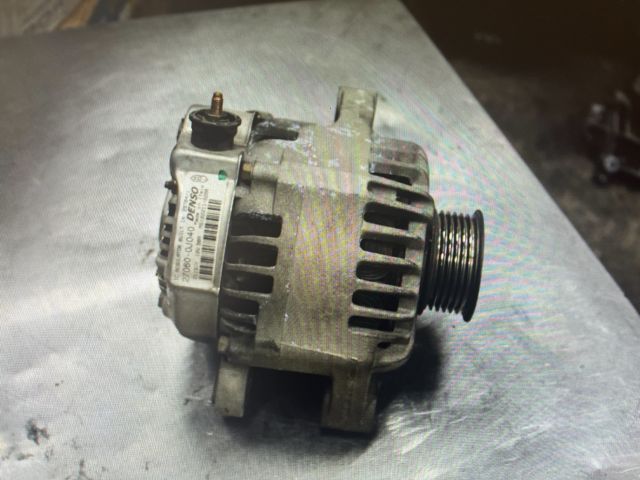 bontott TOYOTA YARIS Generátor