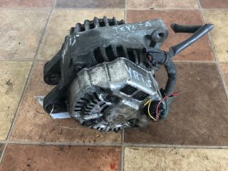 bontott TOYOTA YARIS Generátor