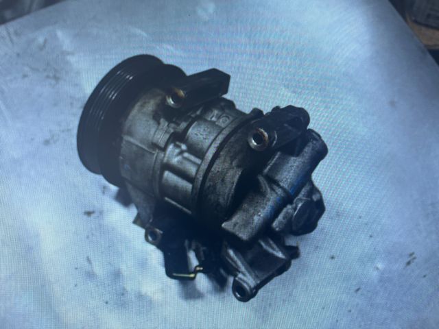 bontott TOYOTA YARIS Klímakompresszor