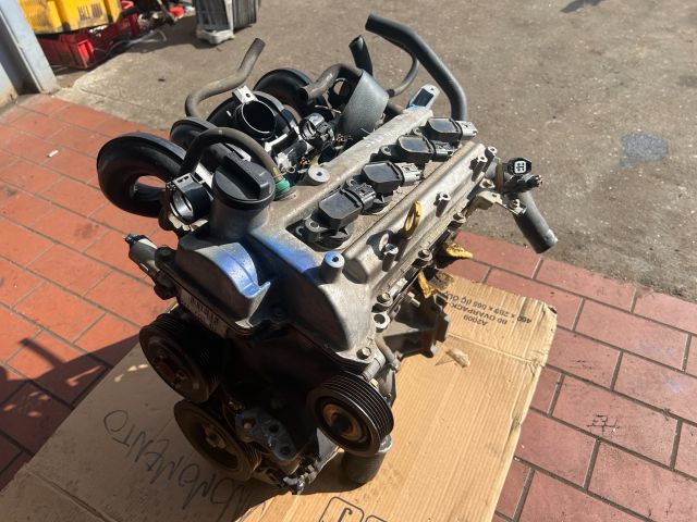 bontott TOYOTA YARIS Motor (Fűzött blokk hengerfejjel)