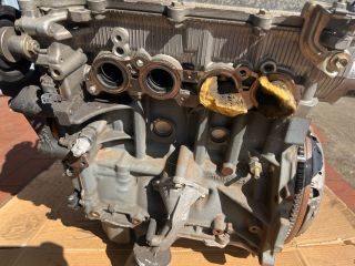 bontott TOYOTA YARIS Motor (Fűzött blokk hengerfejjel)