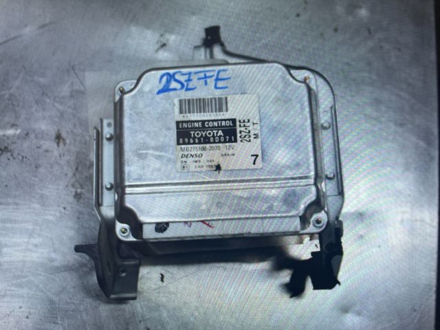 bontott TOYOTA YARIS Motorvezérlő