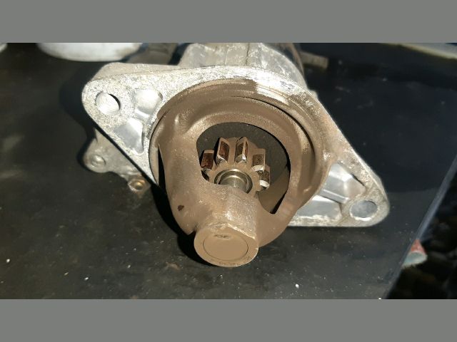 bontott TOYOTA YARIS Önindító