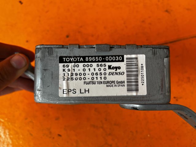 bontott TOYOTA YARIS Szervó Szivattyú Elektronika