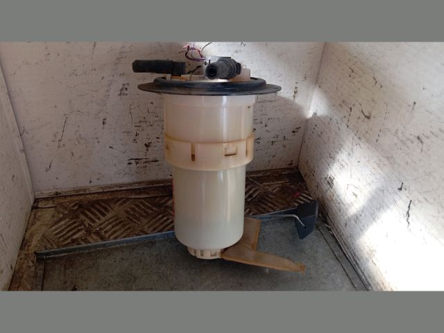 bontott TOYOTA YARIS Üzemanyag Szivattyú