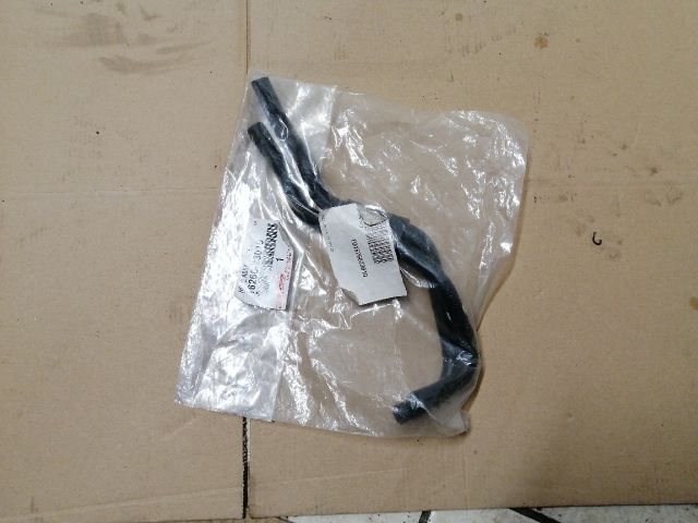 bontott TOYOTA YARIS Vízcső