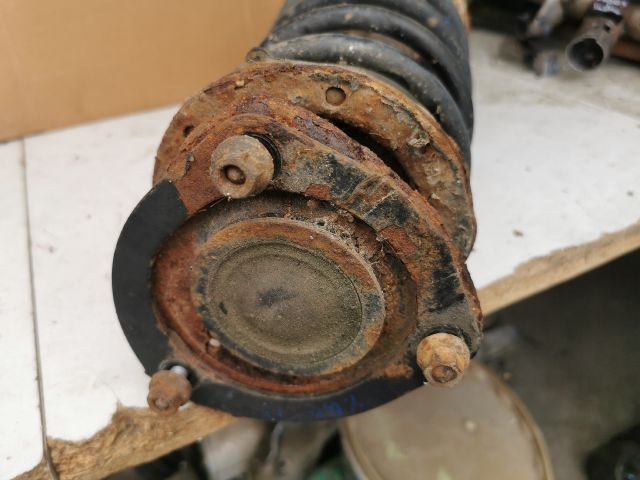 bontott TOYOTA YARIS Bal első Gólyaláb (Lengécsillapító, Rugó)