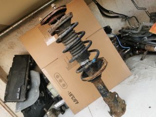 bontott TOYOTA YARIS Bal első Gólyaláb (Lengécsillapító, Rugó)