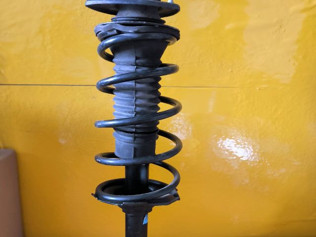 bontott TOYOTA YARIS Bal első Gólyaláb (Lengécsillapító, Rugó)