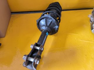 bontott TOYOTA YARIS Bal első Gólyaláb (Lengécsillapító, Rugó)