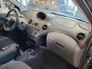 bontott TOYOTA YARIS Bal első Rugó