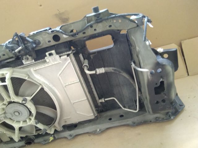 bontott TOYOTA YARIS Komplett Homlokfal (Részeivel)