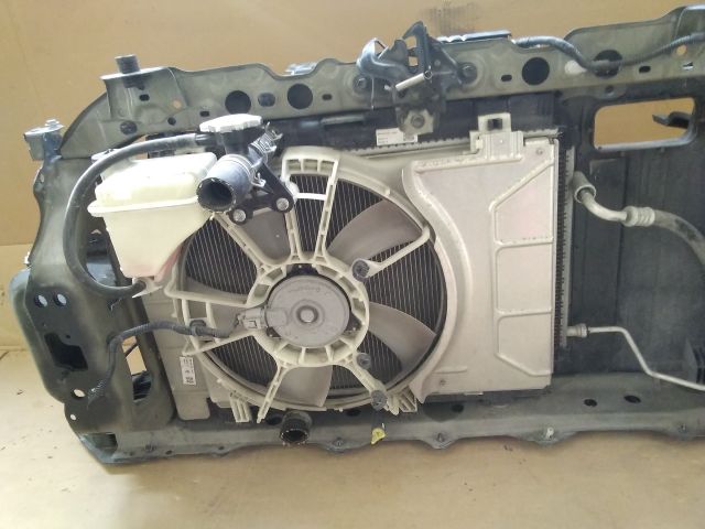 bontott TOYOTA YARIS Komplett Homlokfal (Részeivel)