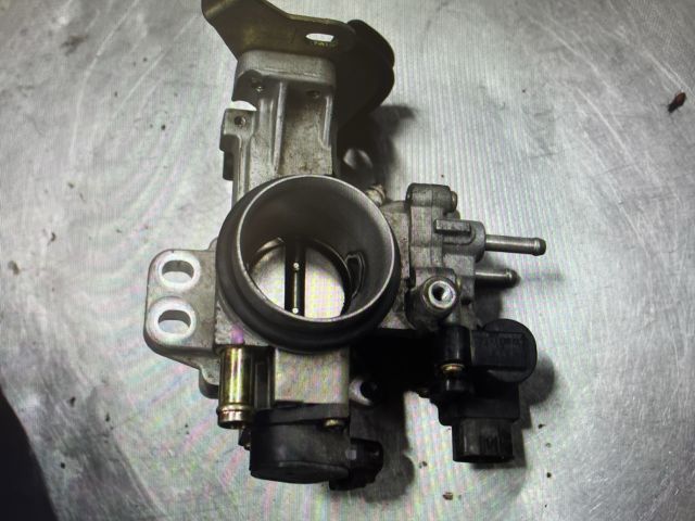 bontott TOYOTA YARIS Fojtószelep (Elektromos)