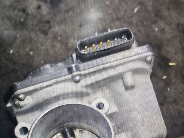 bontott TOYOTA YARIS Fojtószelep (Elektromos)