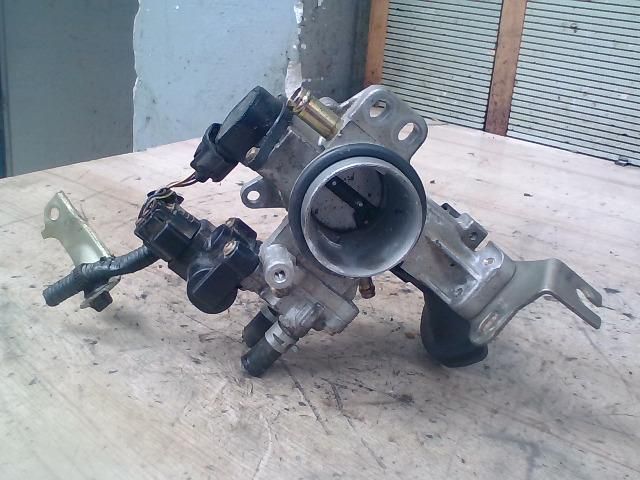 bontott TOYOTA YARIS Fojtószelep (Elektromos)