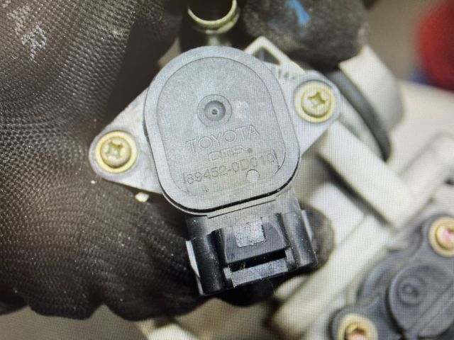 bontott TOYOTA YARIS Fojtószelep (Elektromos)