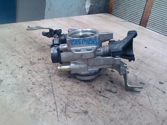 bontott TOYOTA YARIS Fojtószelep (Elektromos)