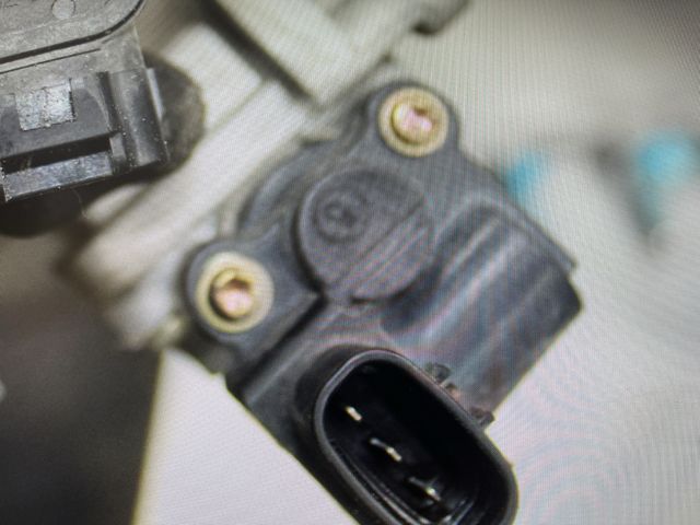 bontott TOYOTA YARIS Fojtószelep (Elektromos)