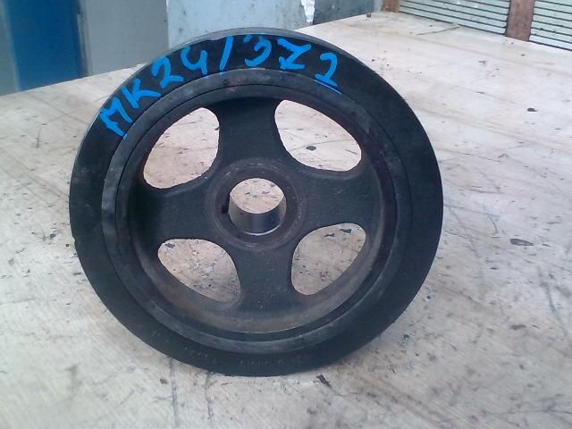 bontott TOYOTA YARIS Főtengely Szíjtárcsa