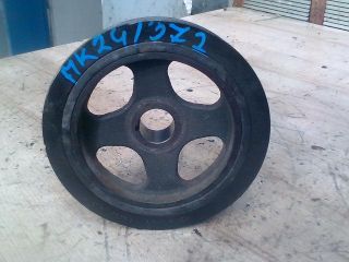 bontott TOYOTA YARIS Főtengely Szíjtárcsa