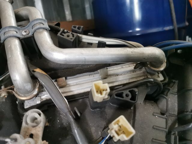 bontott TOYOTA YARIS Fűtőradiátor Vízcső Felső