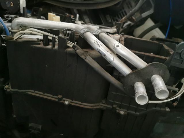 bontott TOYOTA YARIS Fűtőradiátor Vízcső Felső