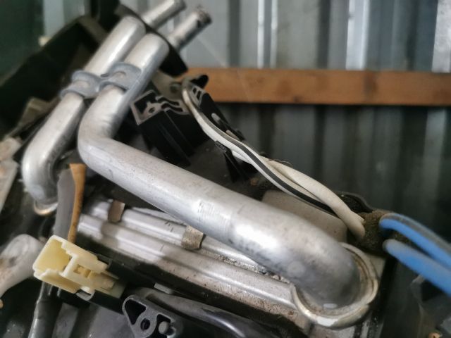 bontott TOYOTA YARIS Fűtőradiátor Vízcső Felső