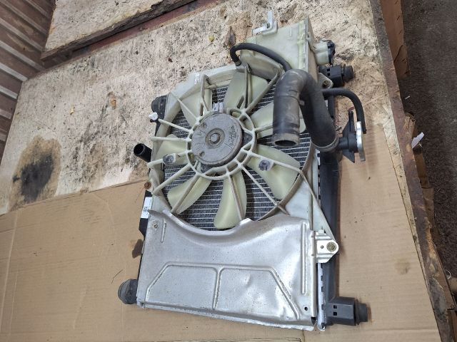 bontott TOYOTA YARIS Hűtő Ventilátor(ok), Radiátor(ok) Szett