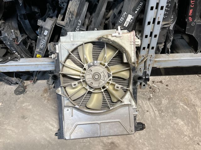 bontott TOYOTA YARIS Hűtő Ventilátor(ok), Radiátor(ok) Szett