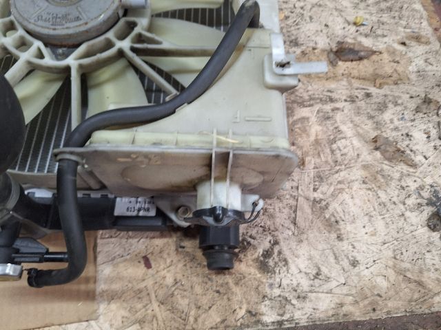 bontott TOYOTA YARIS Hűtő Ventilátor(ok), Radiátor(ok) Szett