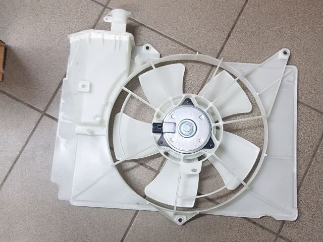 bontott TOYOTA YARIS Hűtőventilátor Keret