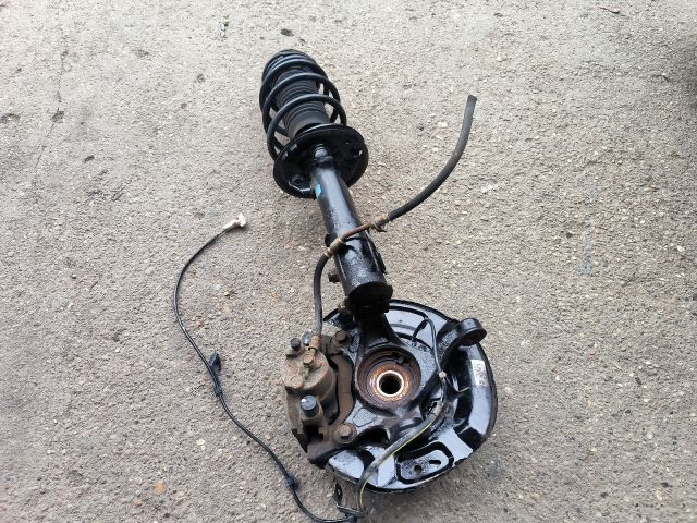 bontott TOYOTA YARIS Jobb első Csonkállvány Kerékaggyal