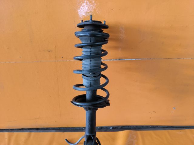 bontott TOYOTA YARIS Jobb első Gólyaláb (Lengécsillapító, Rugó)