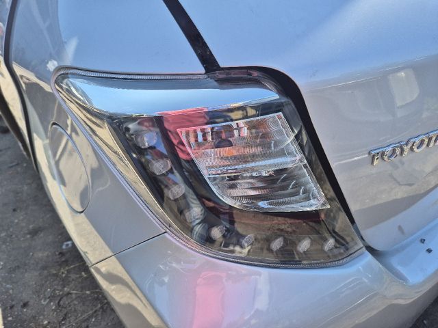 bontott TOYOTA YARIS Jobb hátsó Féknyereg Munkahengerrel