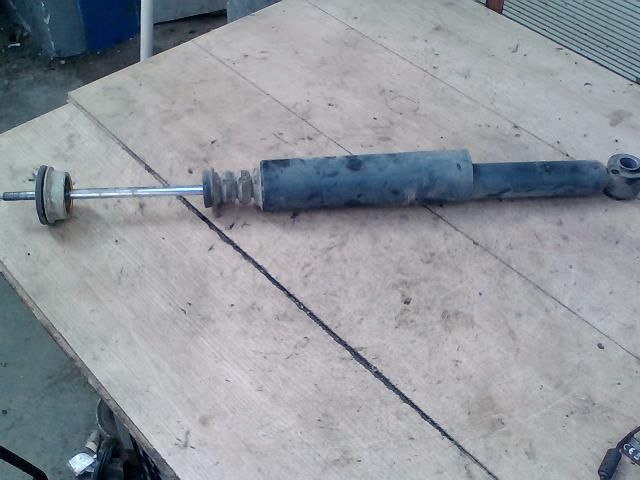 bontott TOYOTA YARIS Jobb hátsó Lengéscsillapító