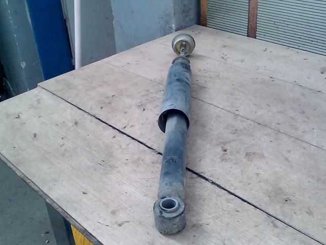 bontott TOYOTA YARIS Jobb hátsó Lengéscsillapító