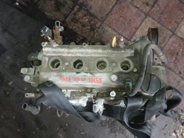 bontott TOYOTA YARIS Motor (Fűzött blokk hengerfejjel)