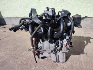 bontott TOYOTA YARIS Motor (Fűzött blokk hengerfejjel)